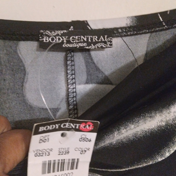 Beautiful Strapless Dress - Picture 3 of 4